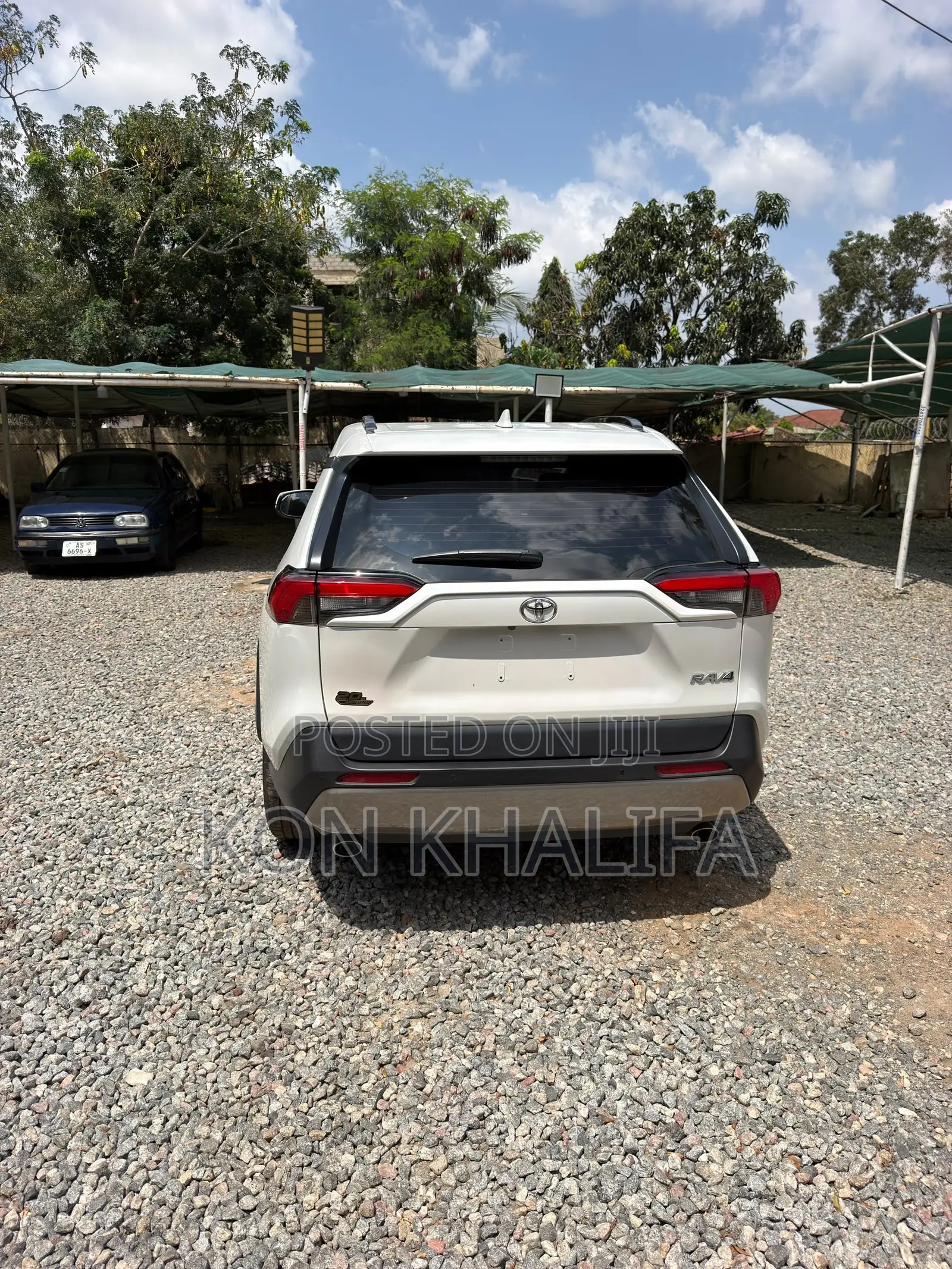 Toyota RAV4 XLE AWD 2023 White
