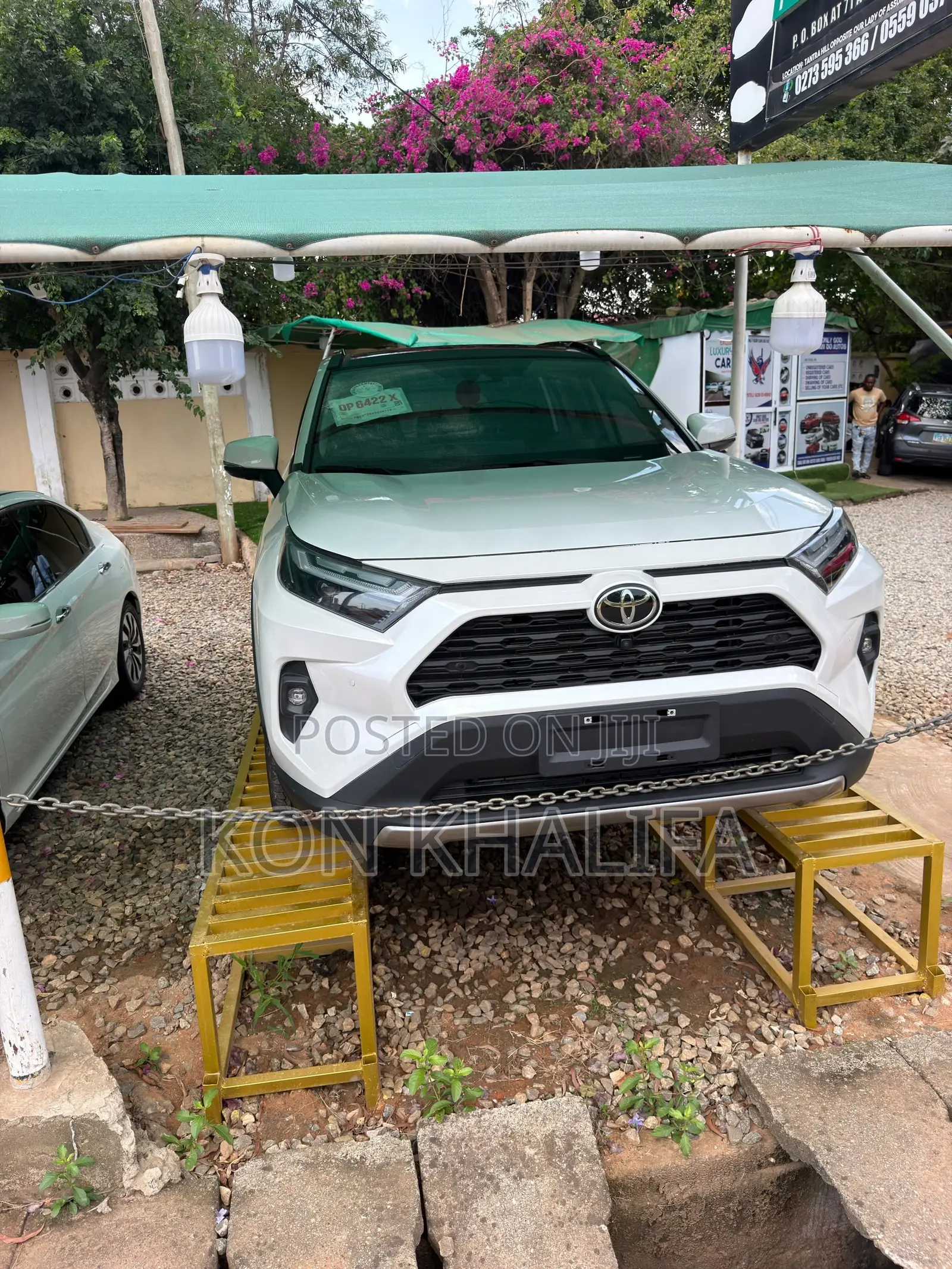 Toyota RAV4 XLE AWD 2023 White