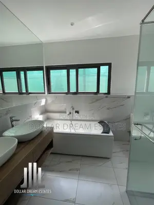 4bdrm Townhouse/Terrace in Cantonments for sale