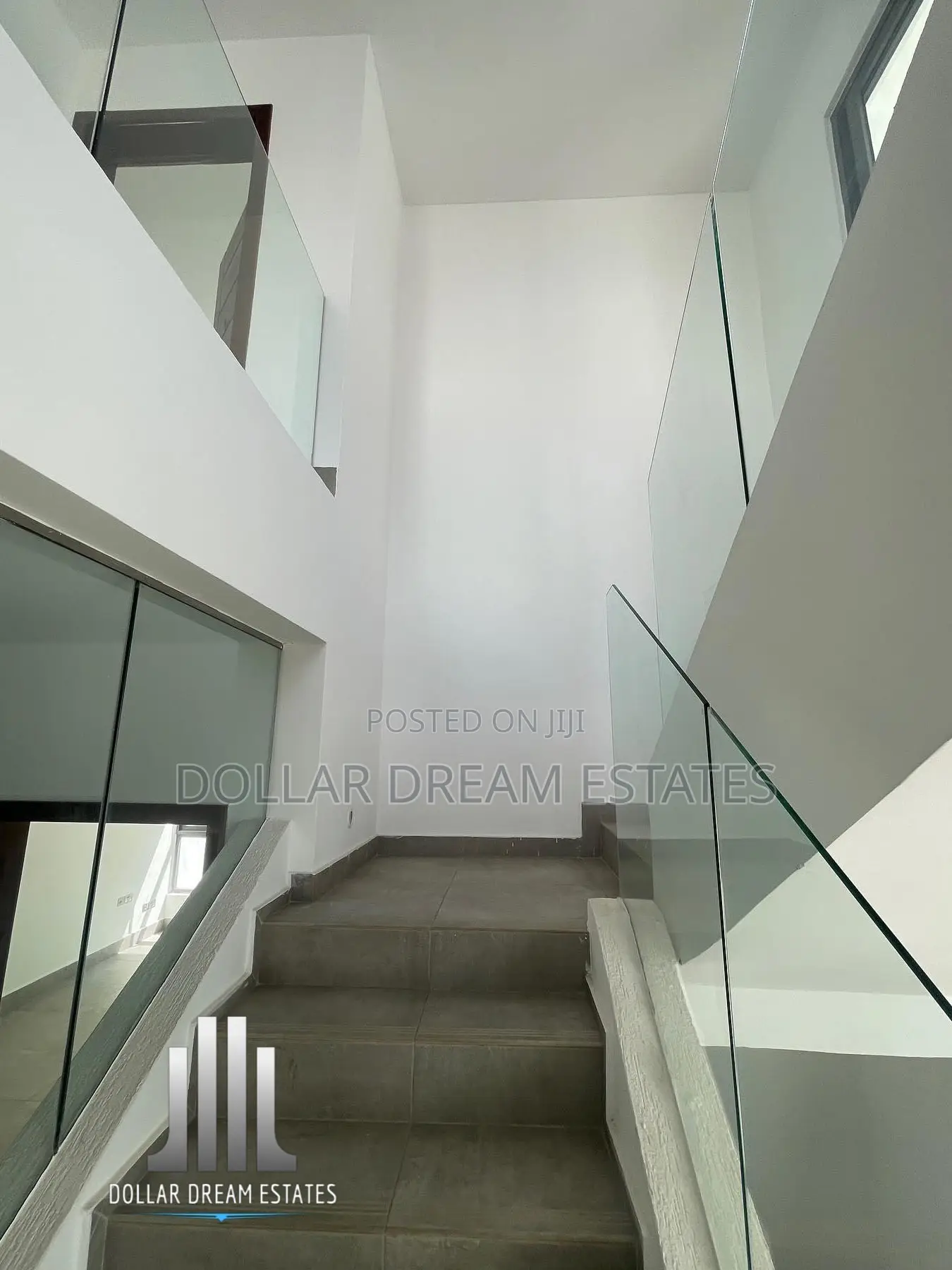 4bdrm Townhouse/Terrace in Cantonments for sale