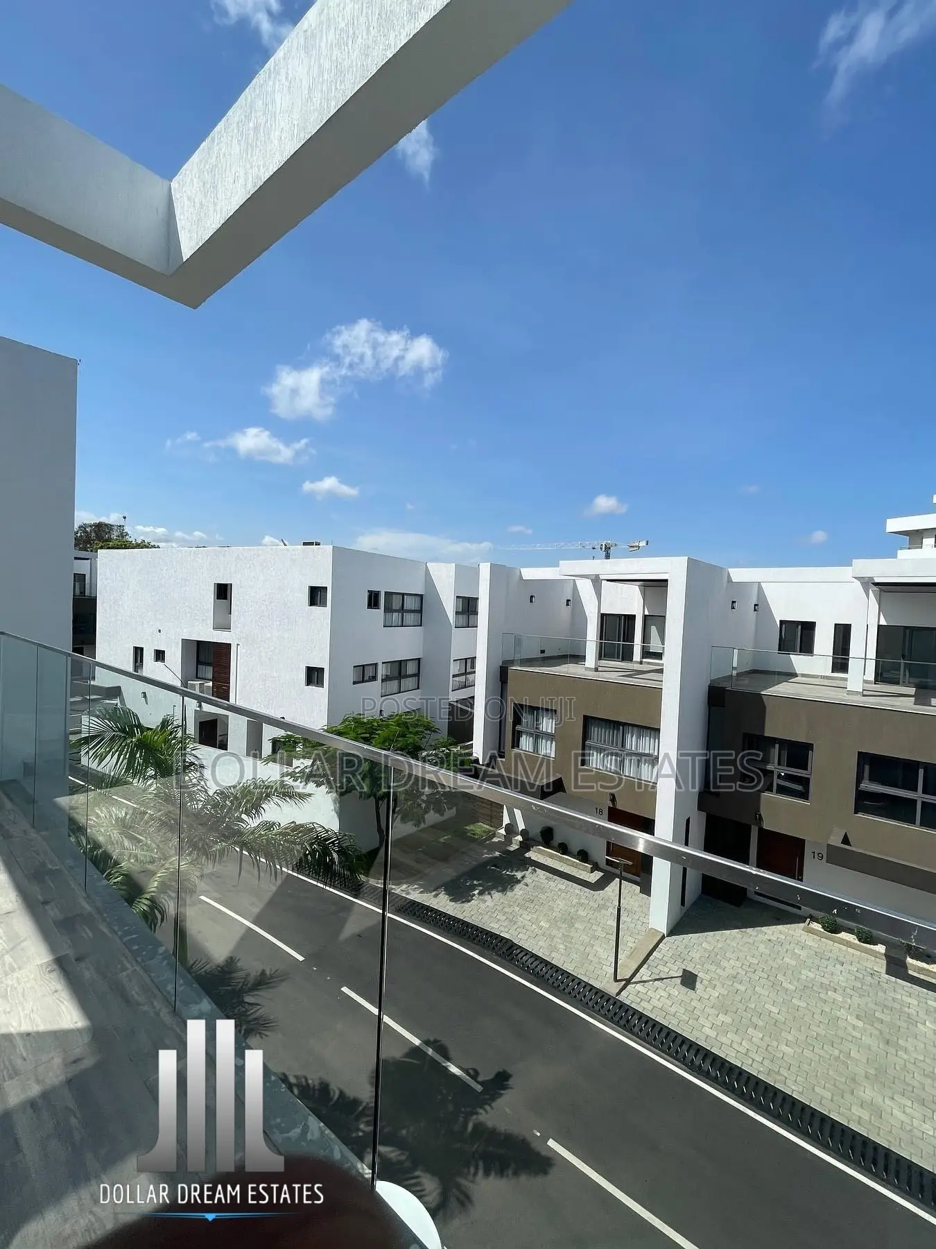 4bdrm Townhouse/Terrace in Cantonments for sale