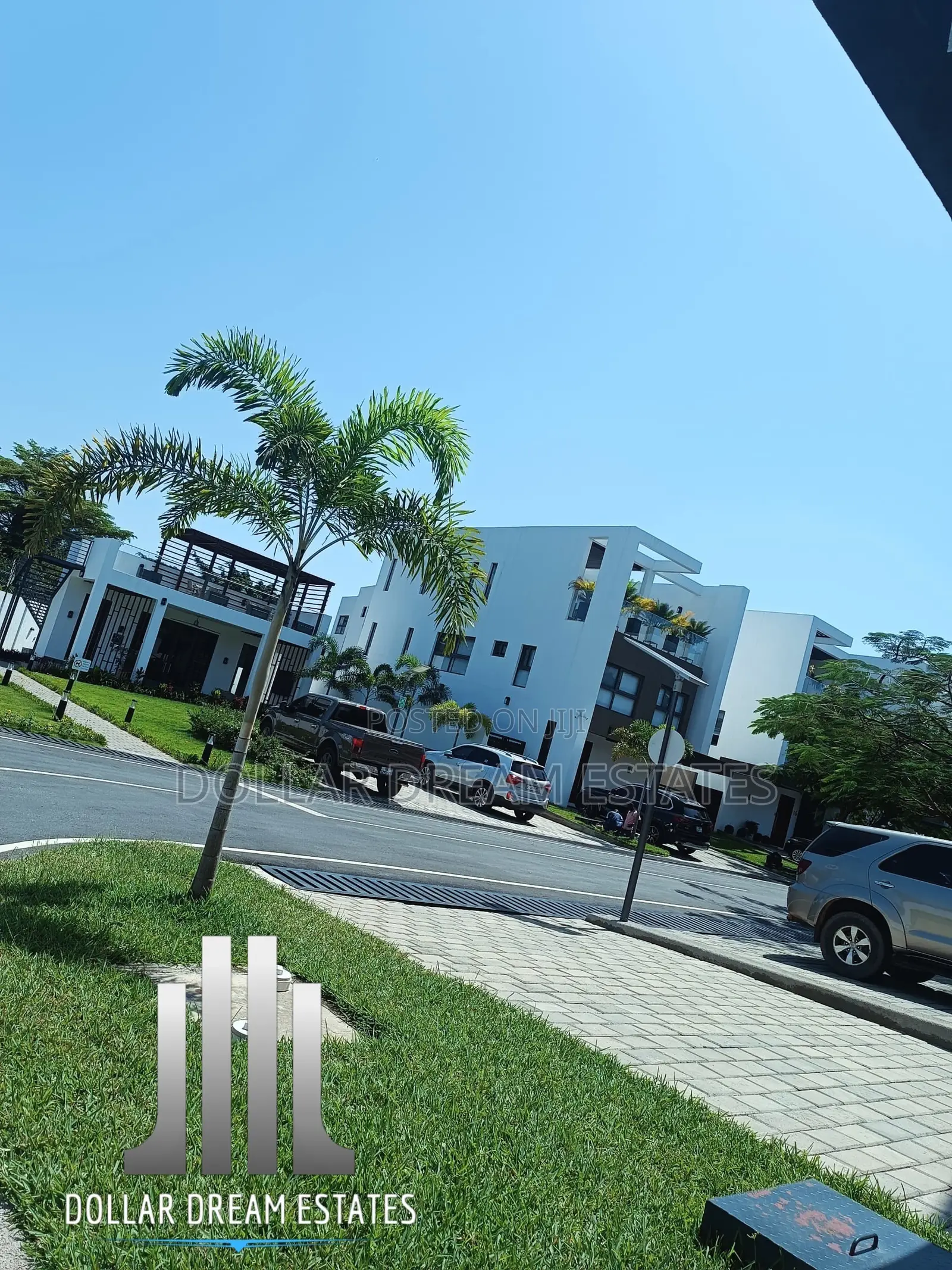 4bdrm Townhouse/Terrace in Cantonments for sale