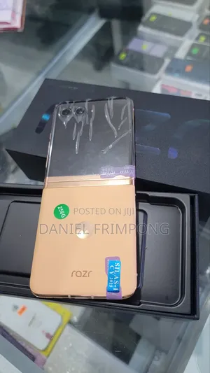 New Motorola Razr 40 Ultra 256 GB Gold
