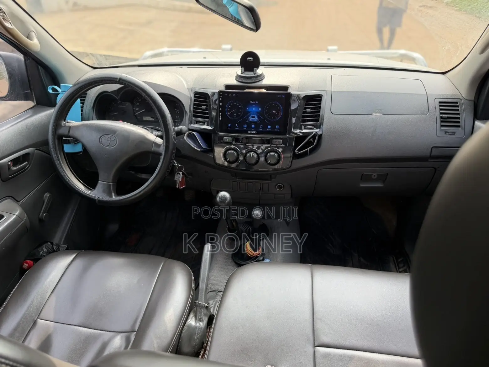 Toyota Hilux 2013 White