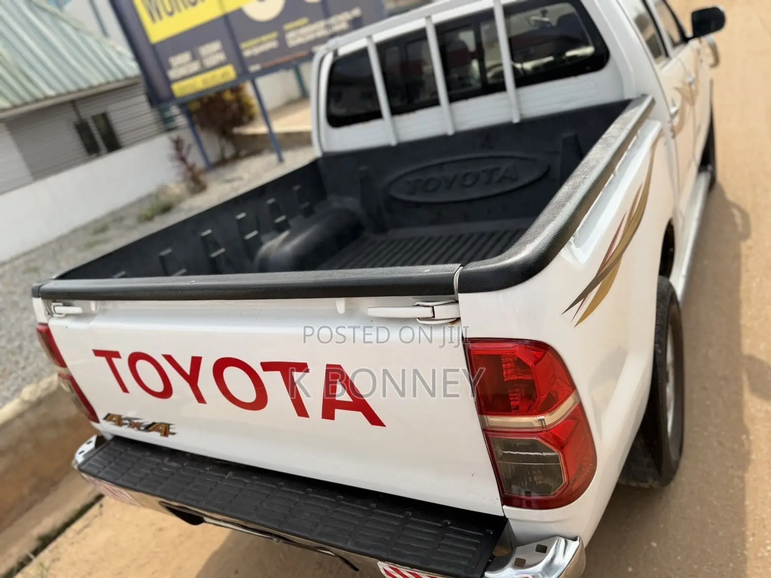 Toyota Hilux 2013 White