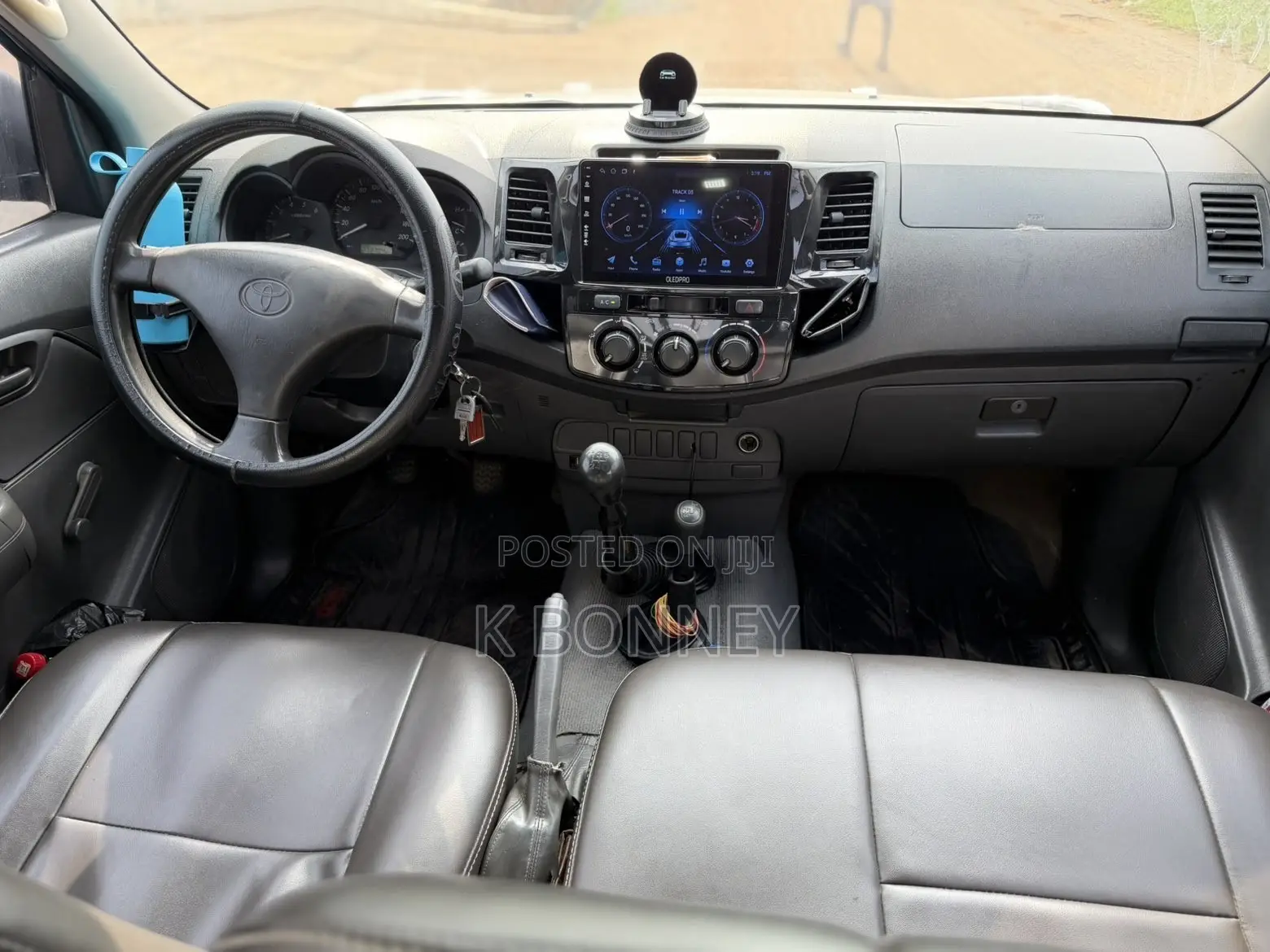 Toyota Hilux 2013 White