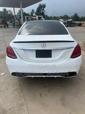 Mercedes-Benz C300 Base 4Matic Sedan AWD (2.0L 4cyl 7A) 2016 White