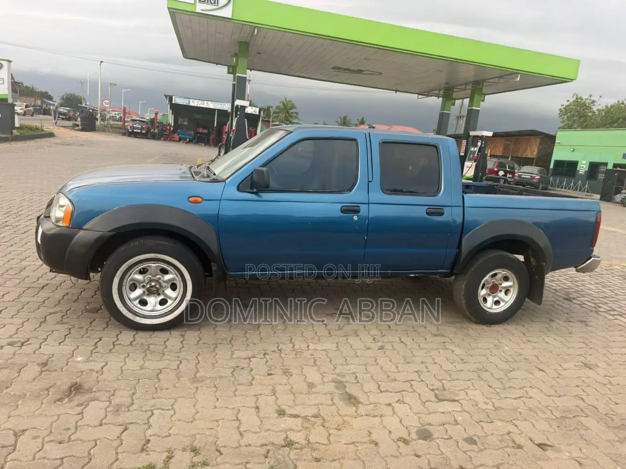 Nissan Hardbody 2009 Blue
