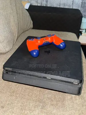 PS4 Slim With One (1) Controller