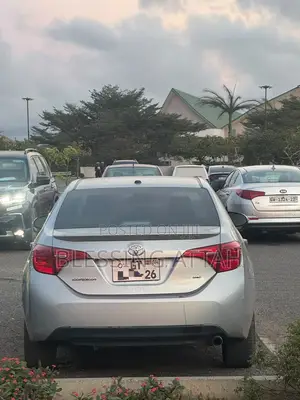 Toyota Corolla LE ECO 4dr Sedan (1.8L 4cyl CVT) 2017 Silver