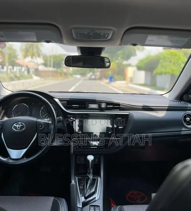 Toyota Corolla LE ECO 4dr Sedan (1.8L 4cyl CVT) 2017 Silver
