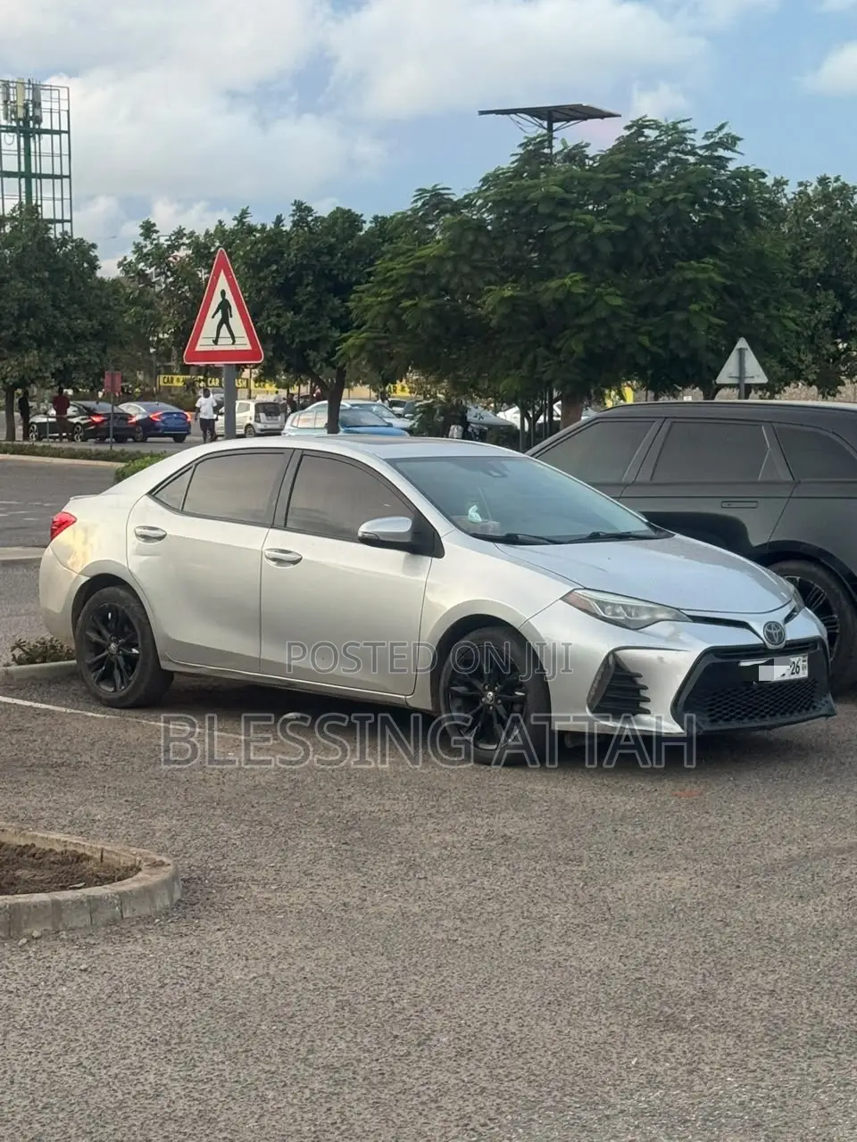 Toyota Corolla LE ECO 4dr Sedan (1.8L 4cyl CVT) 2017 Silver