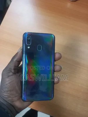 Samsung Galaxy A30 64 GB Purple