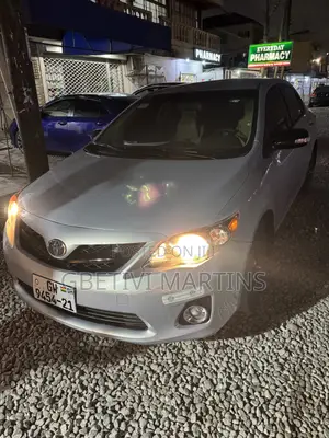 Toyota Corolla 2012 Silver