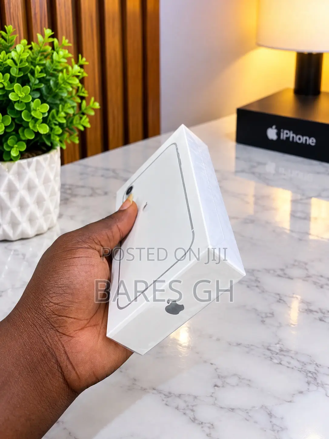 New Apple iPhone 11 64 GB White