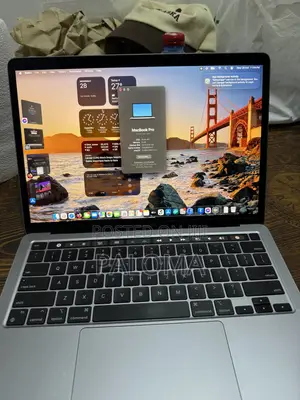 Laptop Apple MacBook Pro 2022 M2 8GB Apple M2 SSD 256GB