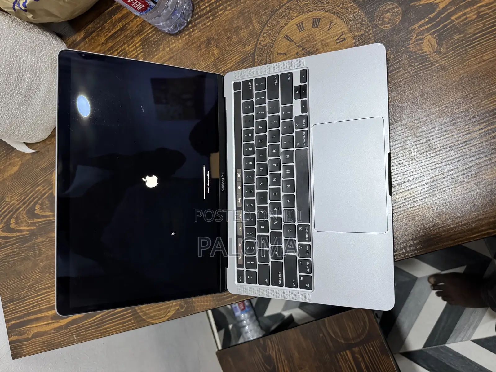Laptop Apple MacBook Pro 2022 M2 8GB Apple M2 SSD 256GB