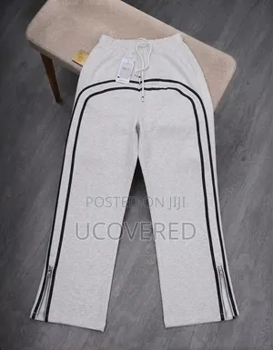 Two-Lined Wide-Leg Sweatpants / Joggers