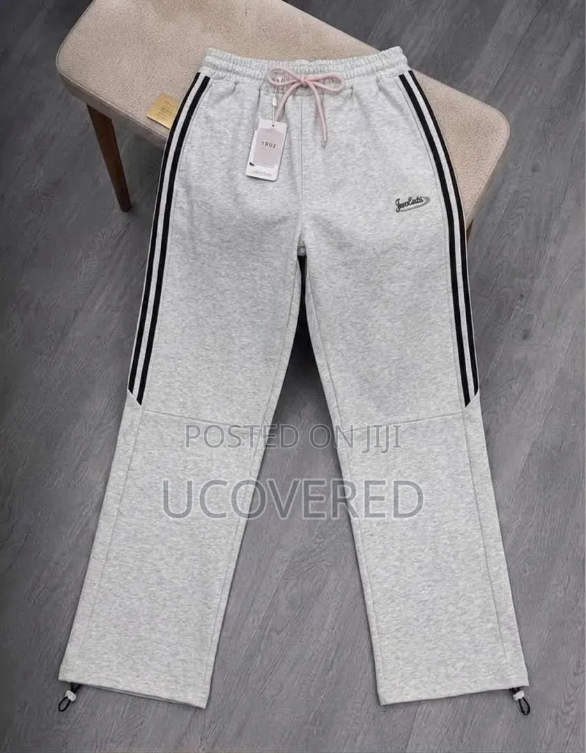 Two-Lined Wide-Leg Sweatpants / Joggers