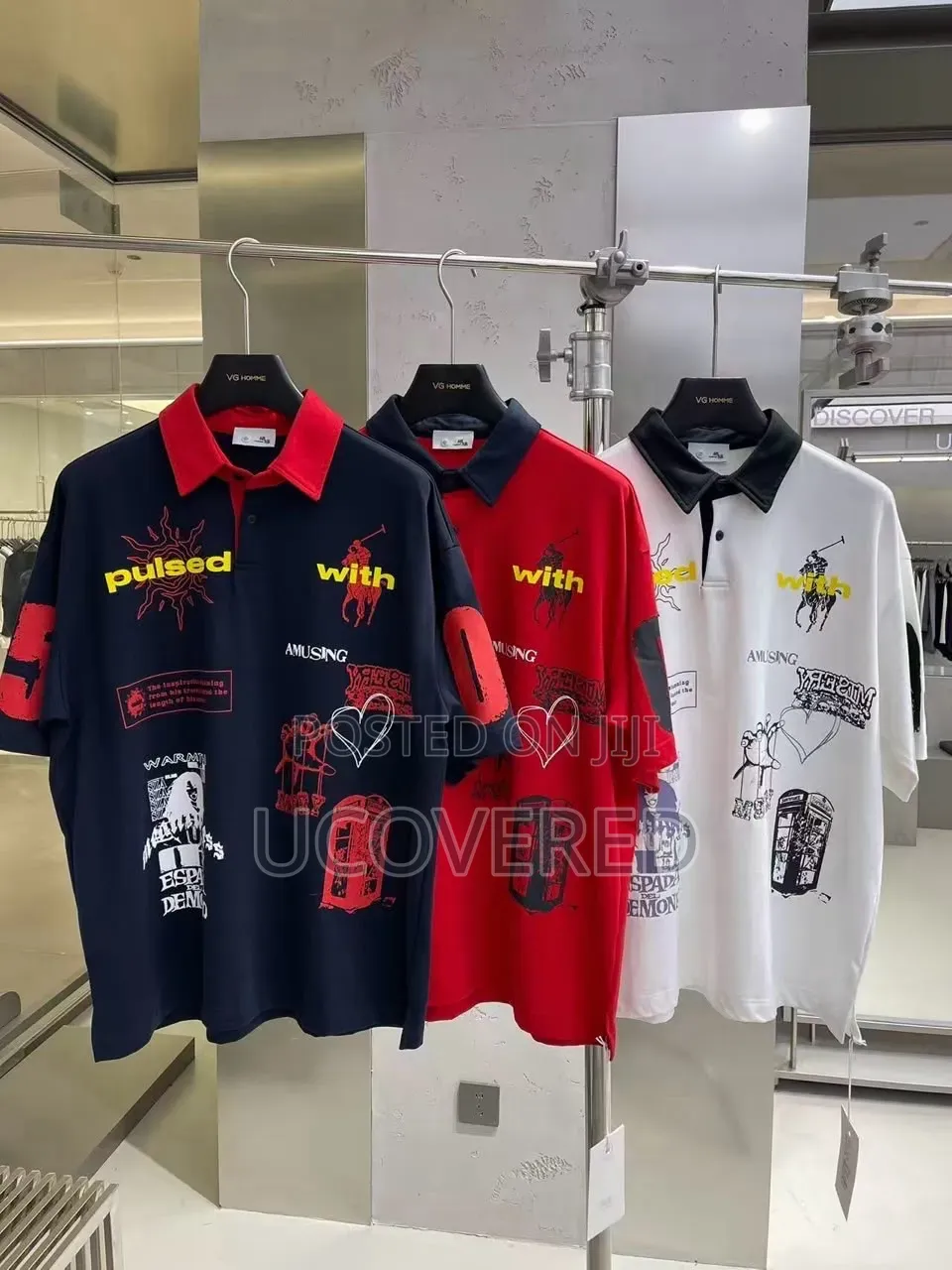 Short-Sleeve Graphic Polo Shirt With a Contrast Collar