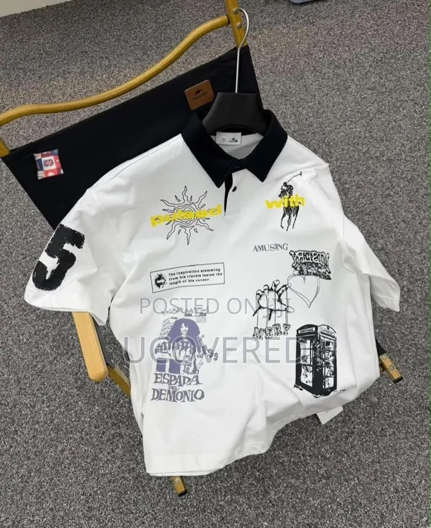 Short-Sleeve Graphic Polo Shirt With a Contrast Collar