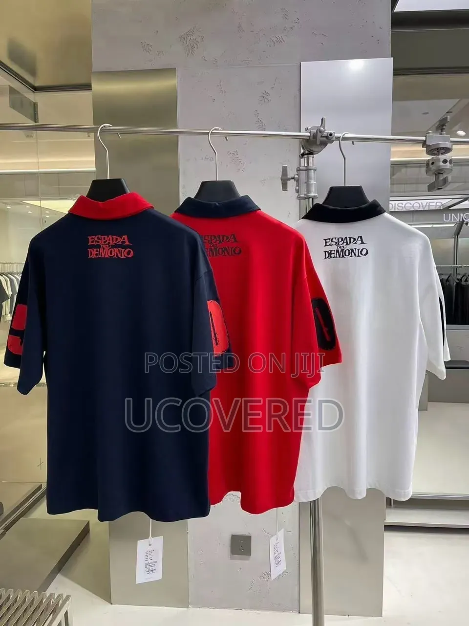 Short-Sleeve Graphic Polo Shirt With a Contrast Collar