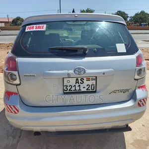 Toyota Matrix Hatchback FWD (1.8L 4cyl 5M) 2010 Silver