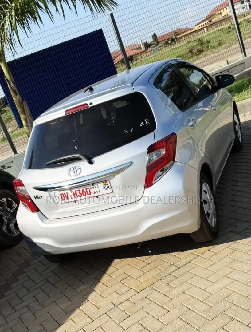 Toyota Vitz 2015 Gold