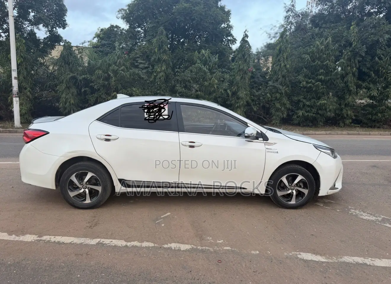 Toyota Levin Hybrid Elite Sunroof 2017 Pearl