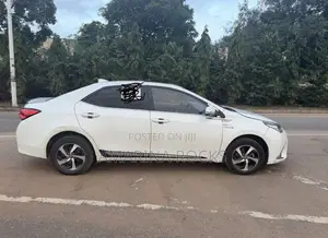 Toyota Levin Hybrid Elite Sunroof 2017 Pearl