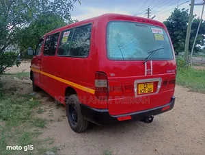 Toyota HiAce 2001 Red