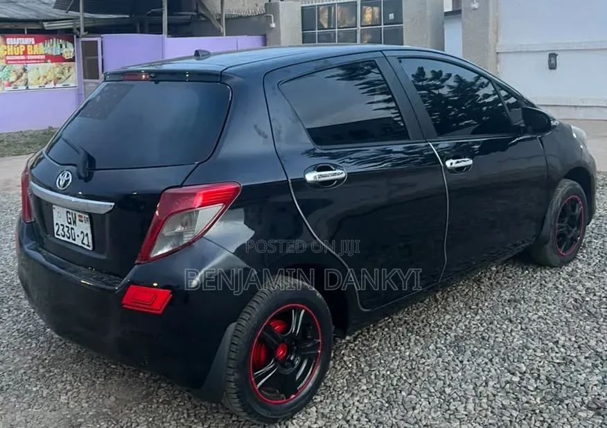 Toyota Vitz 2012 Black