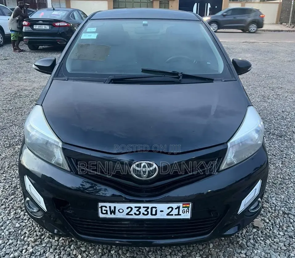 Toyota Vitz 2012 Black