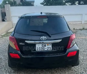 Toyota Vitz 2012 Black