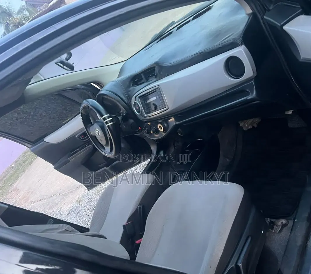 Toyota Vitz 2012 Black