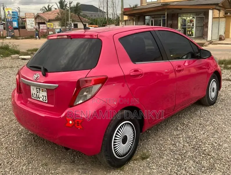 Toyota Vitz 2012 Red