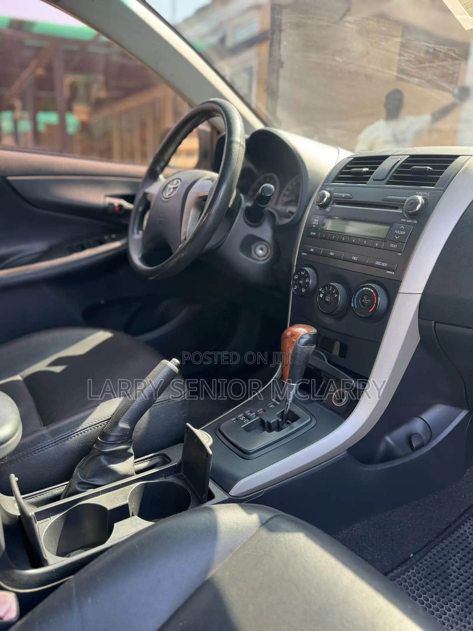Toyota Corolla LE 4dr Sedan (1.8L 4cyl 4A) 2010 Gray