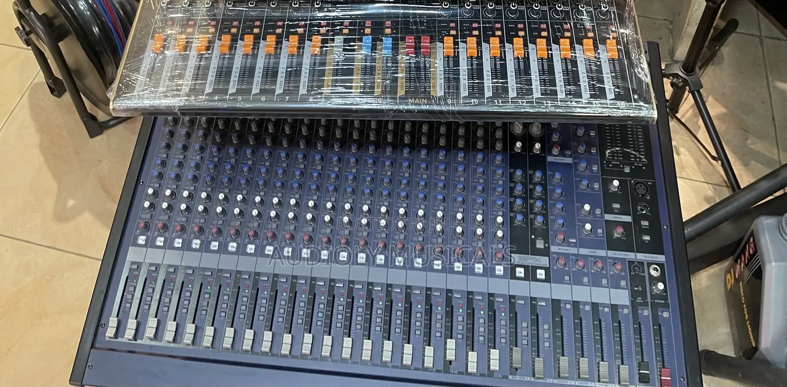 240-Yamaha 24- Channels Raw Mixer