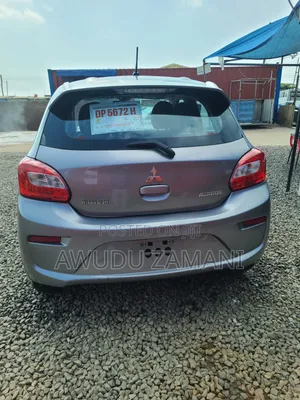 Mitsubishi Mirage ES 2017 Silver