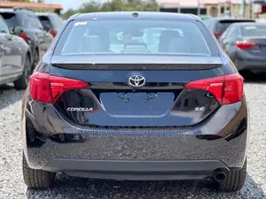 Toyota Corolla SE (1.8L 4cyl 6M) 2018 Black