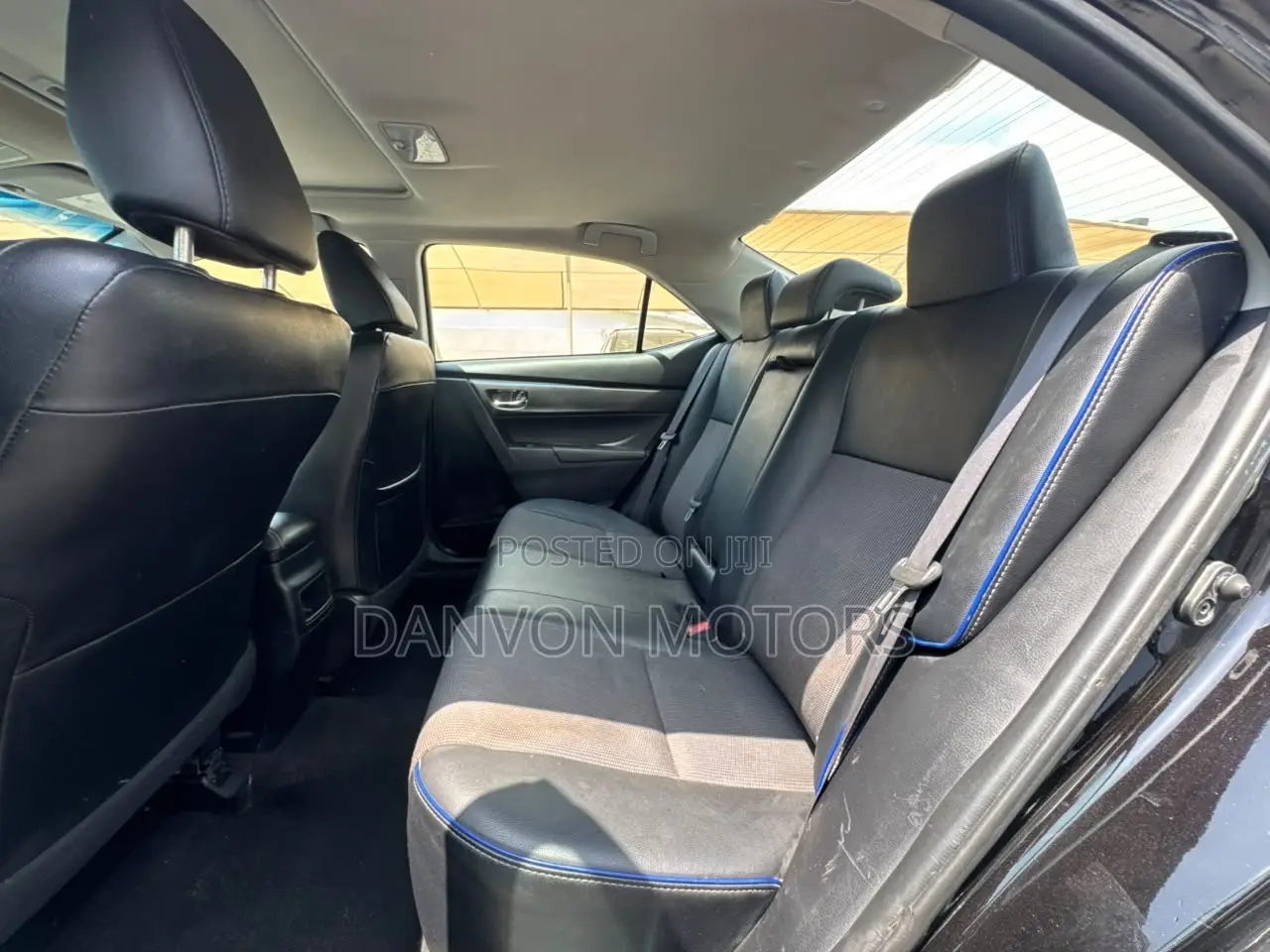 Toyota Corolla SE (1.8L 4cyl 6M) 2018 Black