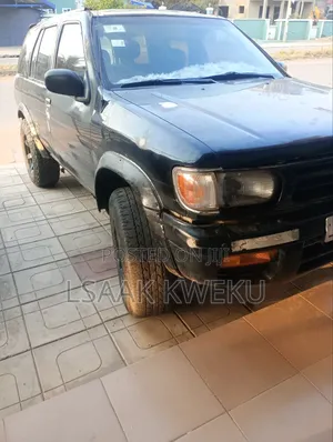 Nissan Pathfinder 1996 Black