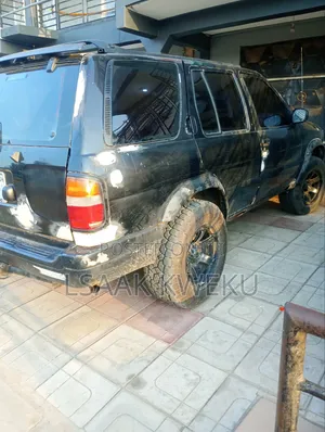 Nissan Pathfinder 1996 Black