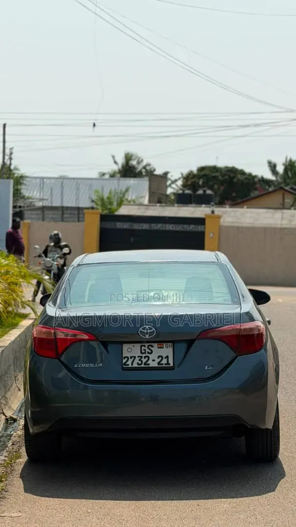 Toyota Corolla 2017 Gray