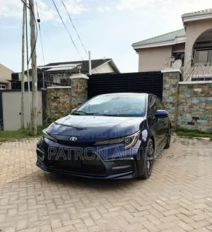 Toyota Corolla SE 2021 Blue