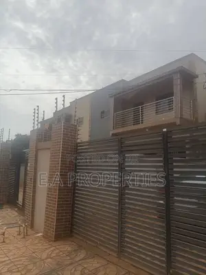 3bdrm Duplex in E A Properties, Oyarifa Mall Area for rent