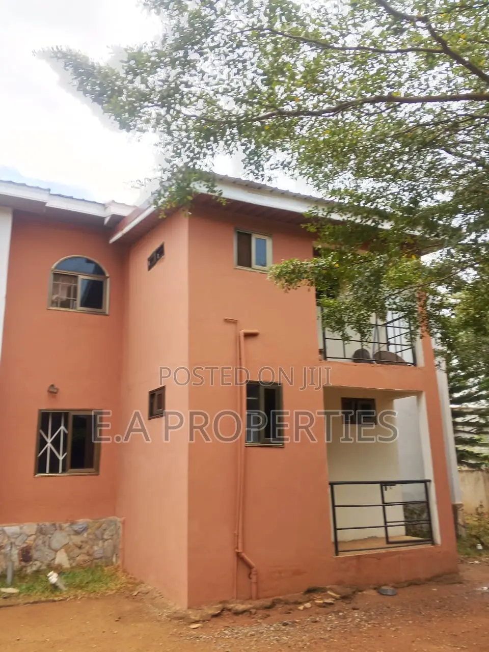 2bdrm Apartment in E A Properties, Frafraha for rent