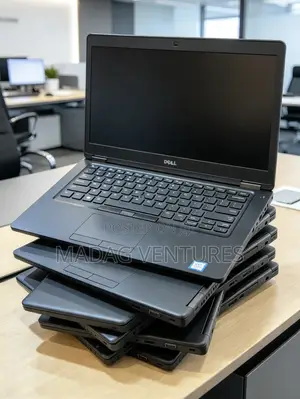 Laptop Dell Inspiron 14 5490 8GB Intel Core i7 SSD 256GB