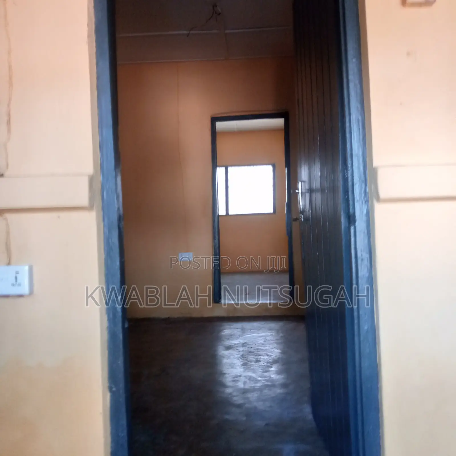 1bdrm Room & Parlour in Market for rent