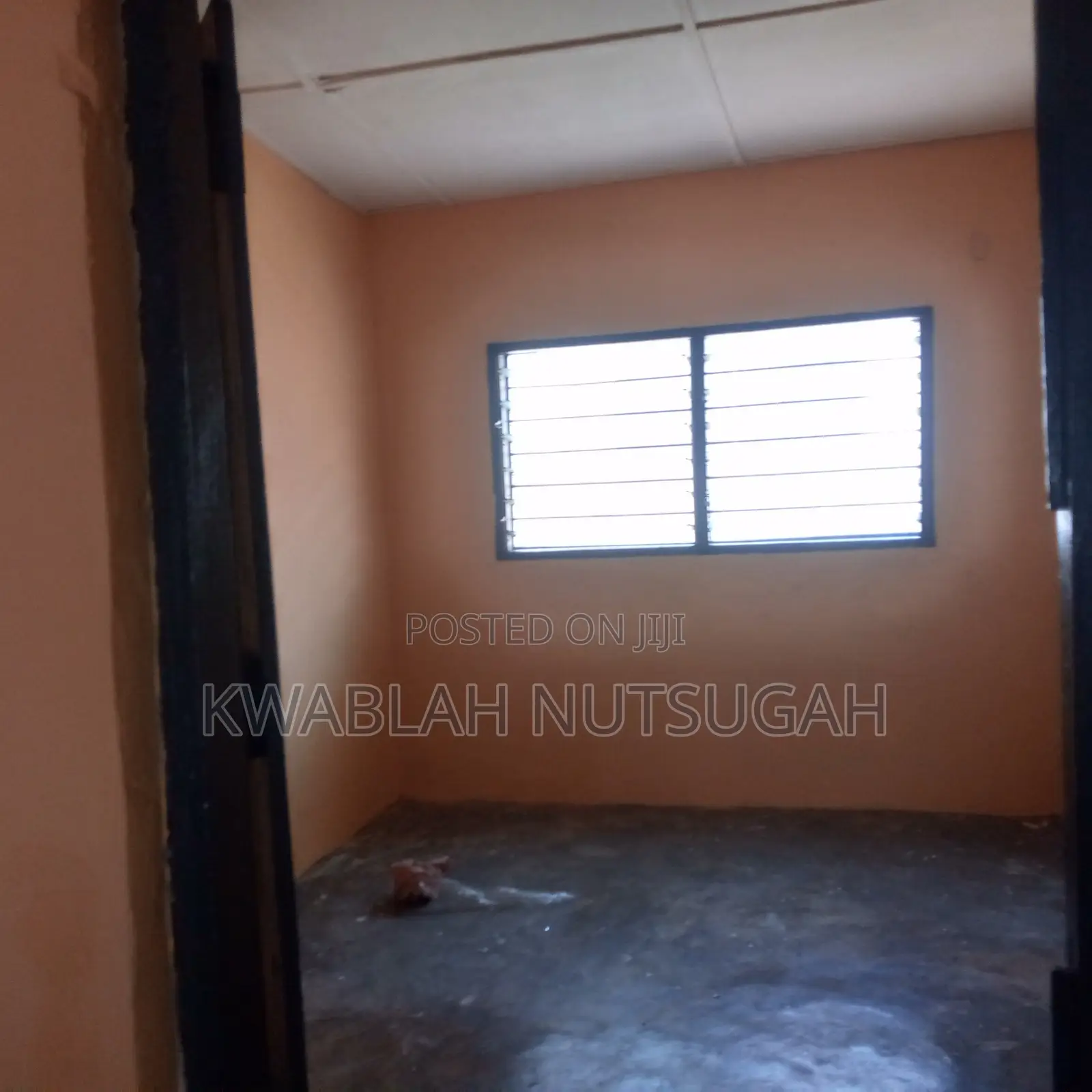 1bdrm Room & Parlour in Market for rent